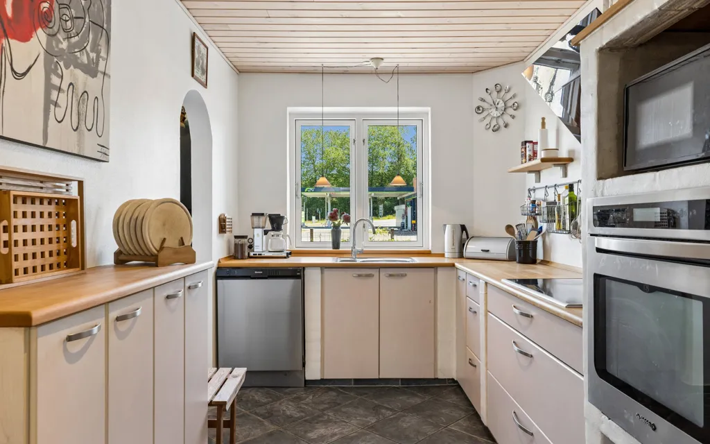 Kitchen - Central Villa with South-Facing Garden in Broager