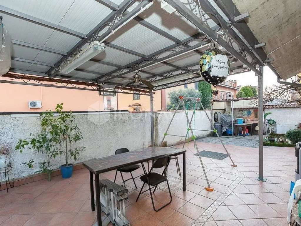 Terrass - Luxury Villa with Garden in Brugherio