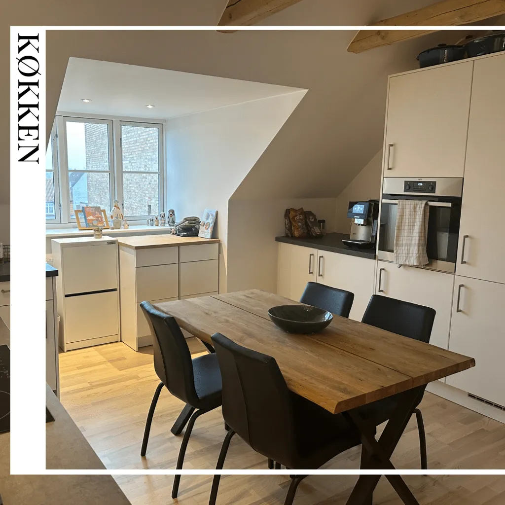 Dining Room - Charming Flat with Church View in Ringsted