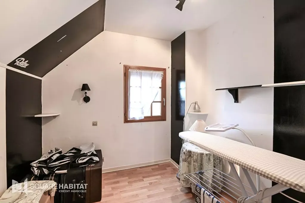 Buanderie - Maison de 8 Pièces avec Jardin à Bourguebus