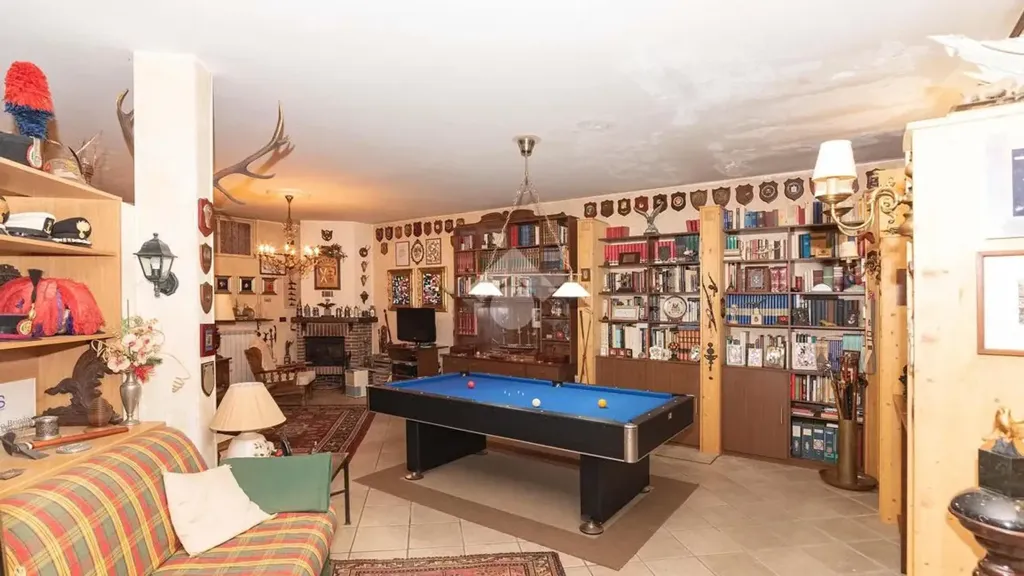 Toad - Villa with Pool and Garden in Barbania