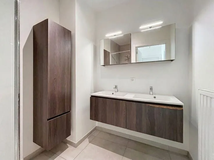Salles de bain - Appartement 2 Chambres avec Terrasse à Le Champ du Tordoir