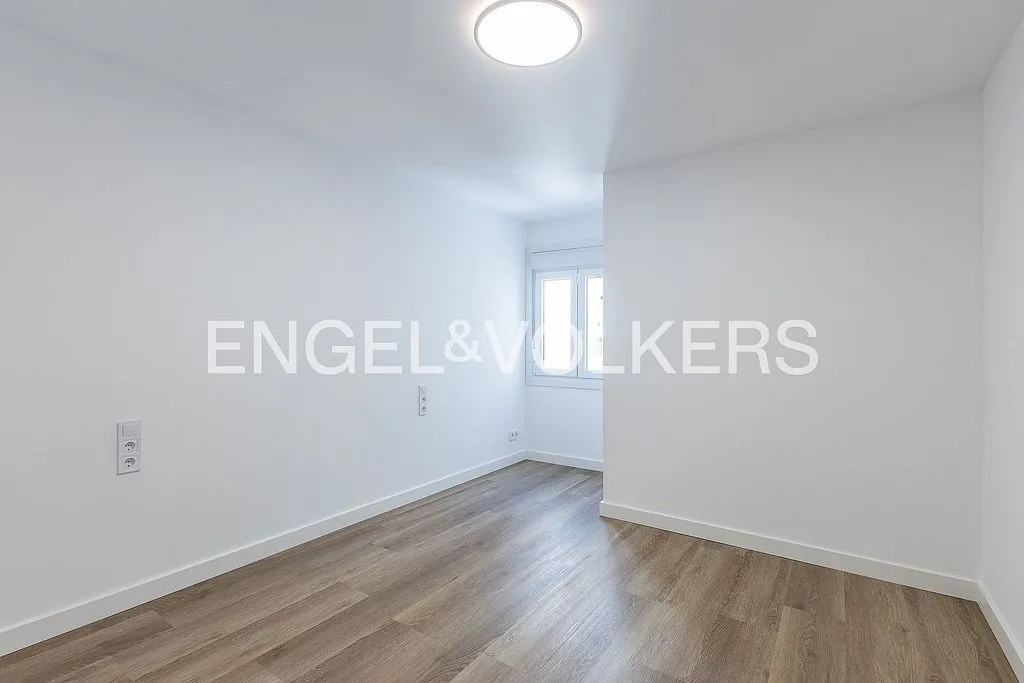 Pièces - Apartment with Balcony in Collblanc, Barcelona