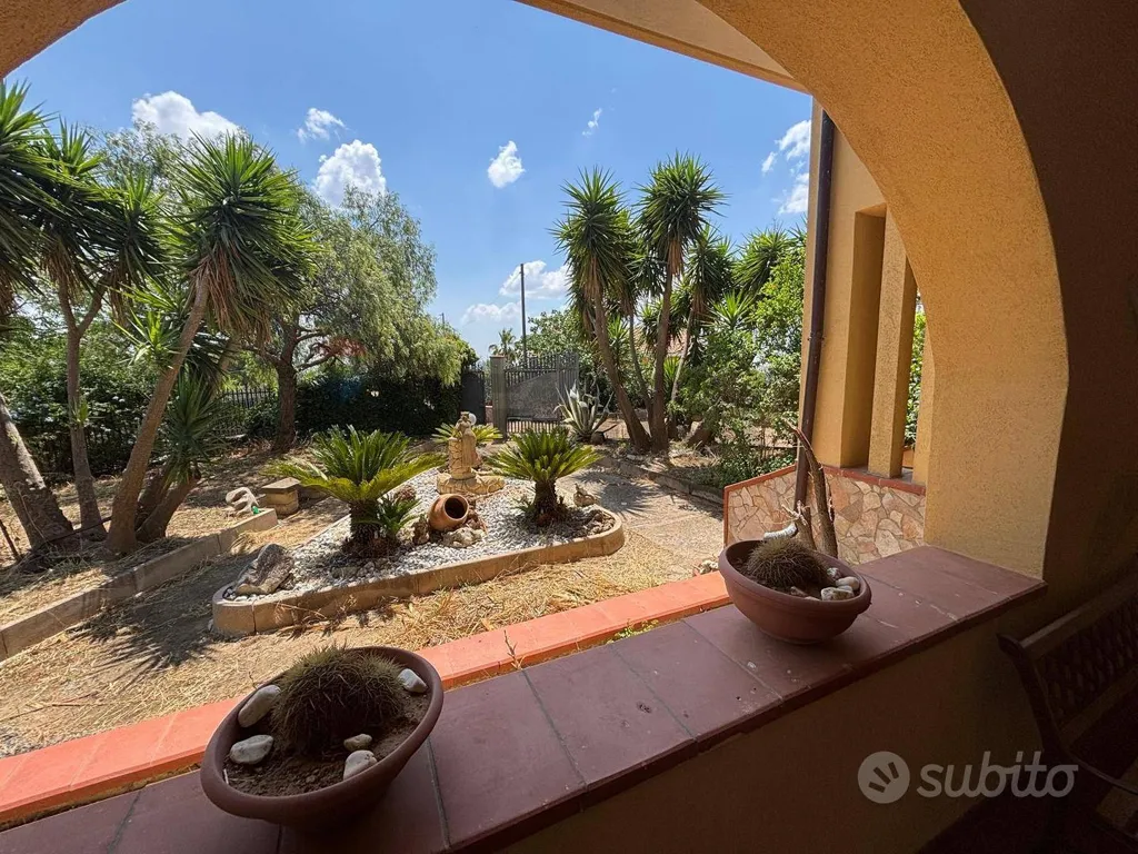 Jardin - Bifamiliar Villa with Garden in Caltanissetta