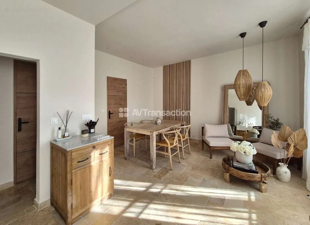 Salle à manger - Appartement Rénové avec Vue Sud à Lorgues