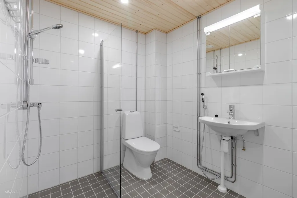 Vannitoad - Modern Studio Flat with Balcony in Espoo