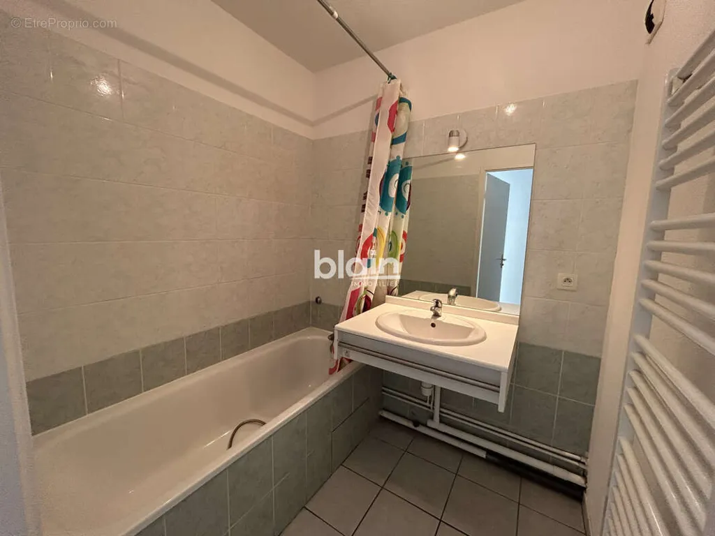 Salles de bain - Appartement T2 avec Terrasse à Grenoble