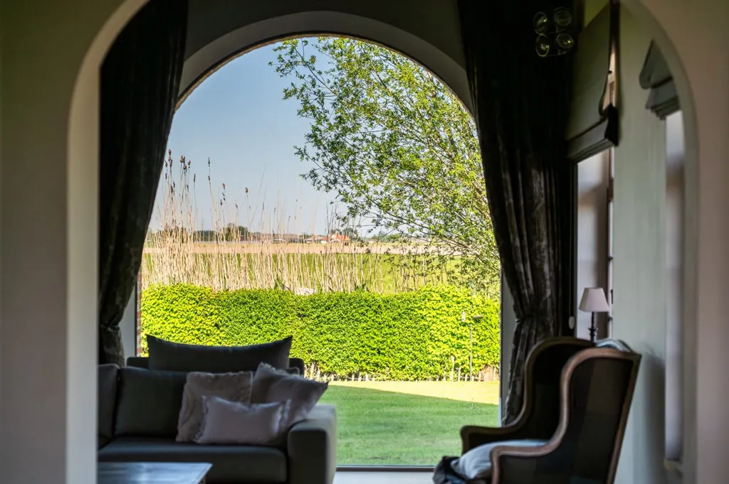 Soggiorno - Villa with Equestrian Facilities in Vinkt