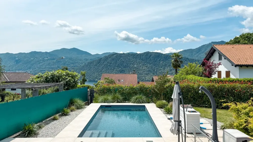 Bassein - Rustic Villa with Lake View in Pettenasco