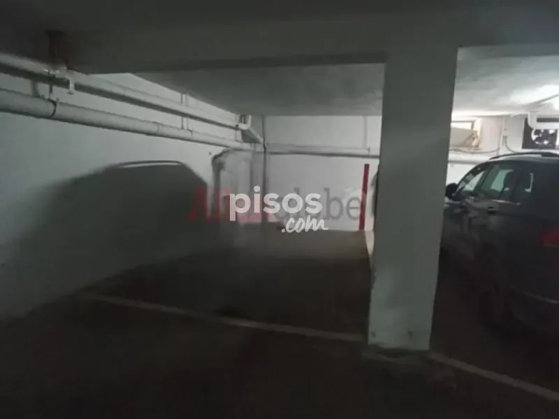 Garaaž - 4 magamistoaga korter asukohas ES