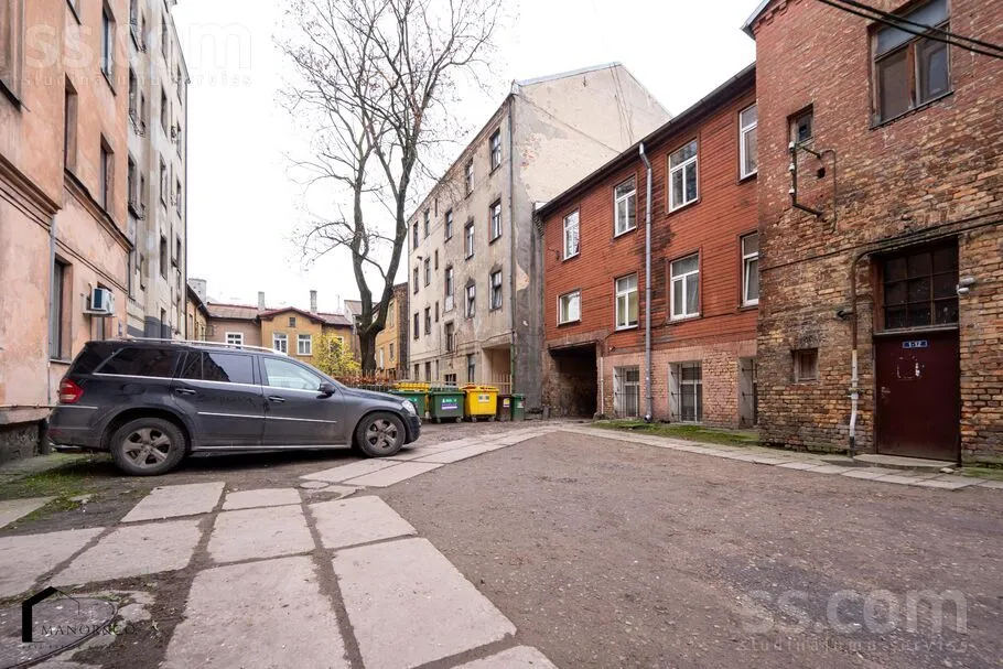 Jardin - Modernised Flat with Quiet Setting in Riga Centre