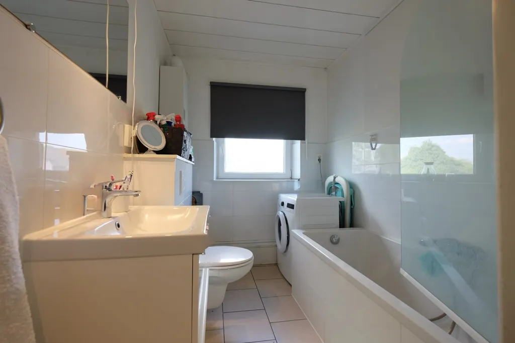 Vannitoad - Two-Bedroom Flat with Cellar in Central Location