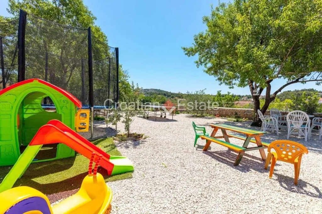 Aed - Stone House with Pool and Sea View in Postira