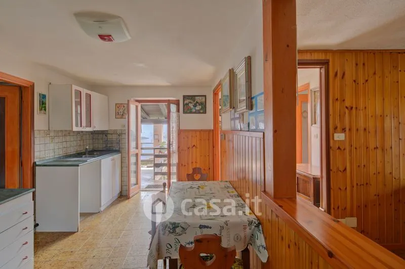 Söögituba - Terraced House with Private Garden in Torre Pellice