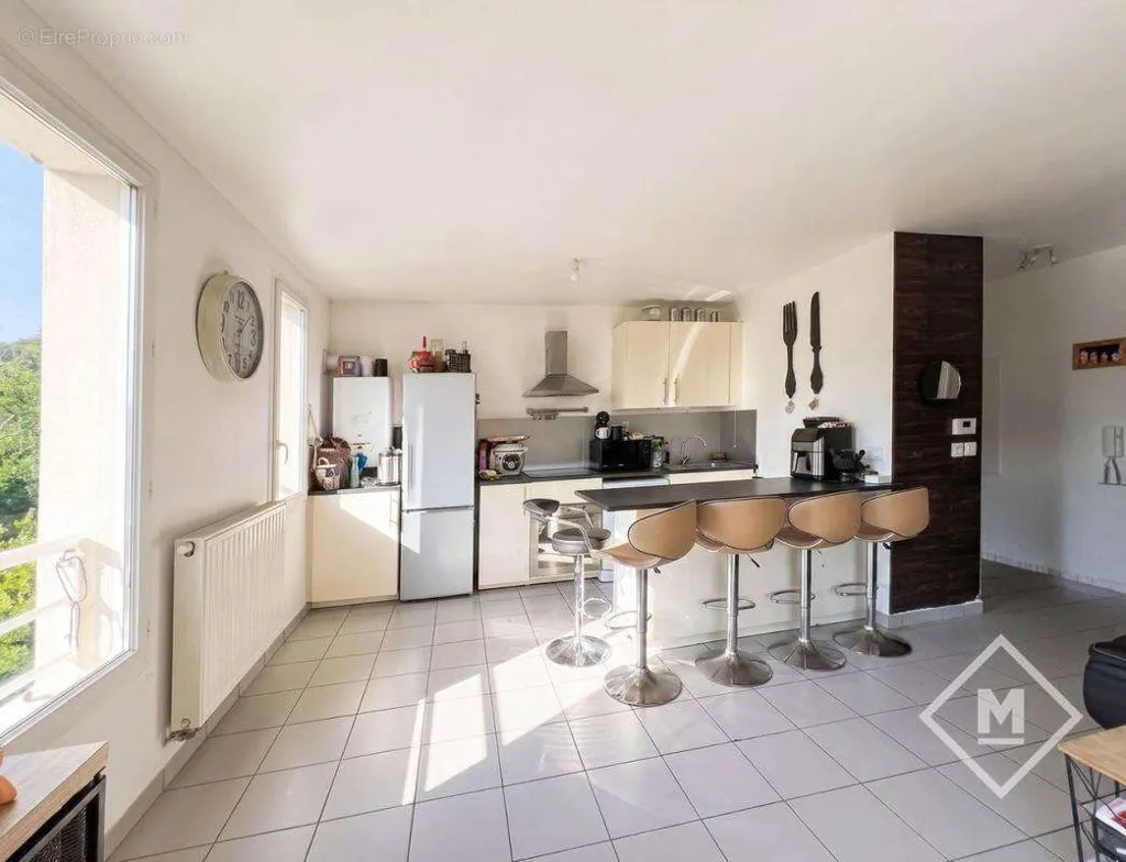 Cuisine - Appartement 3 Pièces avec Terrasse à Marseille