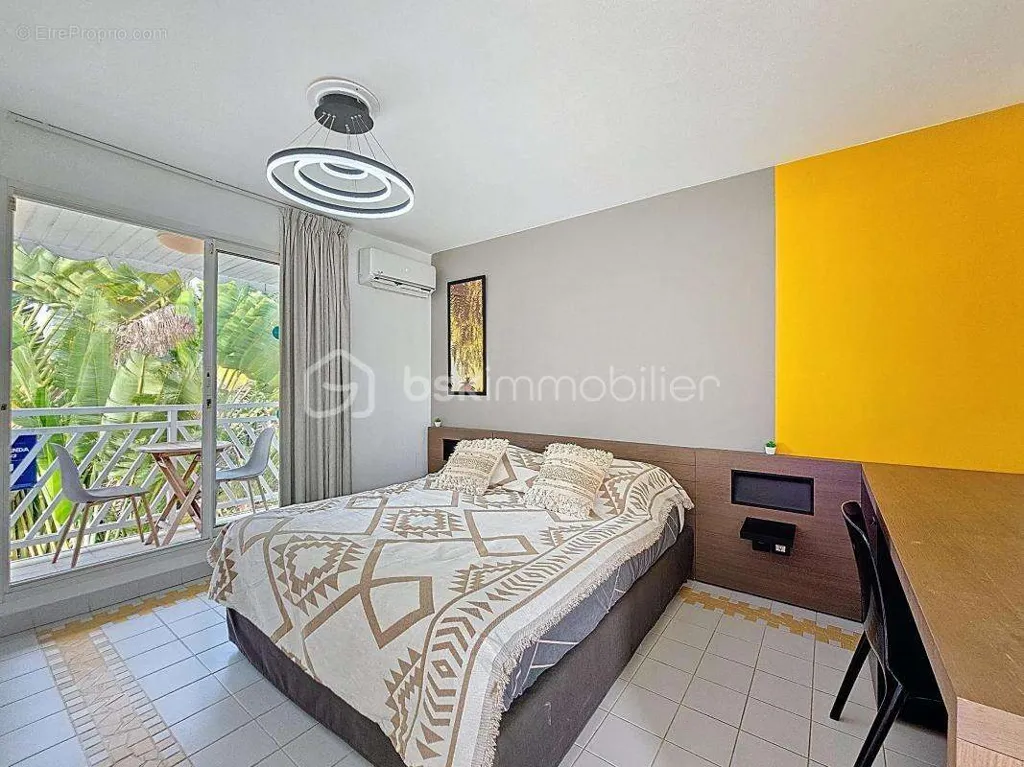 Bedrooms - Studio with Pool and Beach Access in Saint François