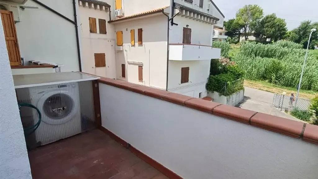 Balcony - Three-Bedroom Apartment with Balcony in Numana
