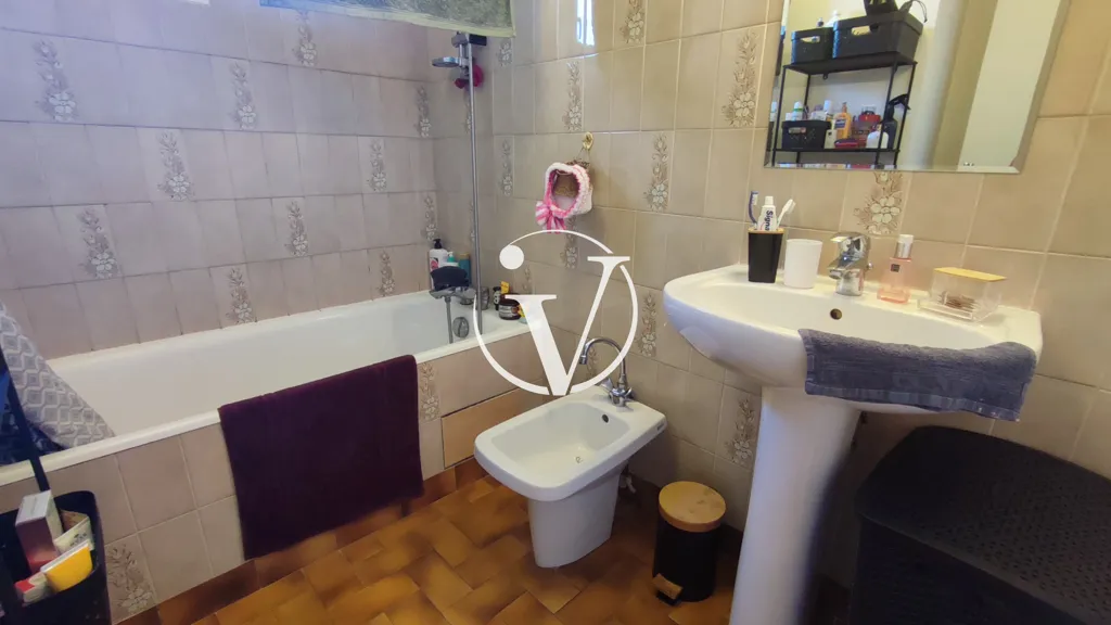 Vannitoad - Ground Floor Flat with Balcony in Vendôme