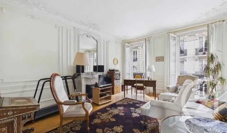 Séjour - Appartement Haussmannien avec Balcon à Paris