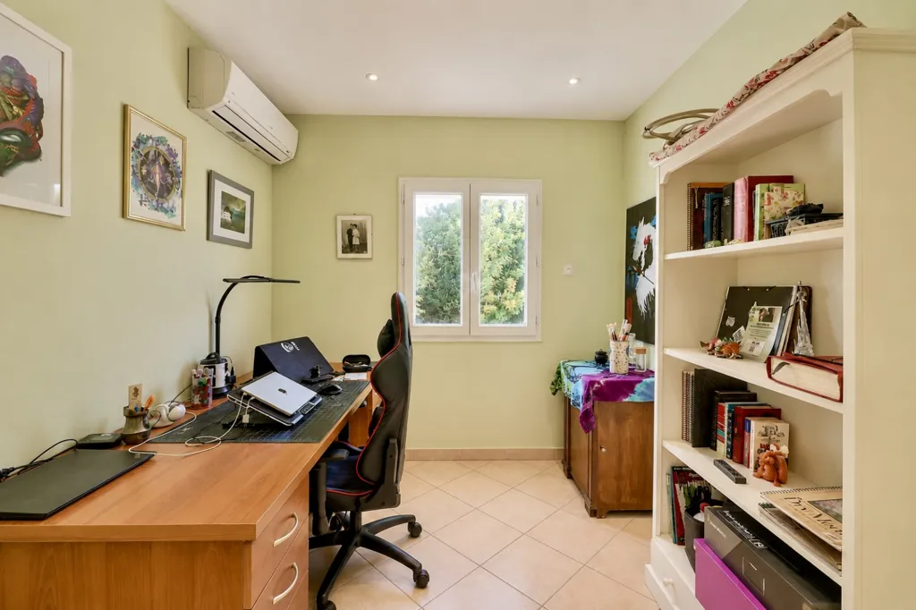 Bureau - Maison Familiale avec Piscine et Vue Dominante à Château-Gombert