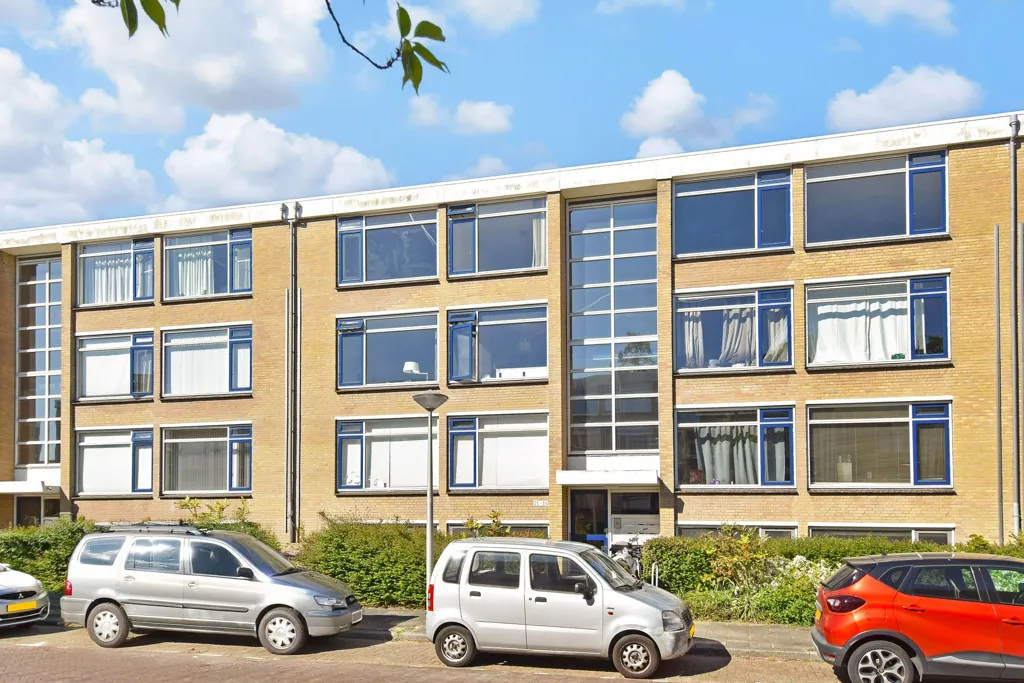 Välivaade - 4-Bedroom Apartment with Balcony near Delft