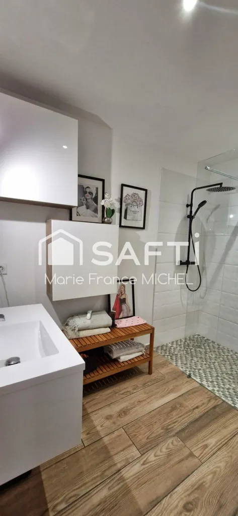 Bathrooms - Family House with Pool in Mazan