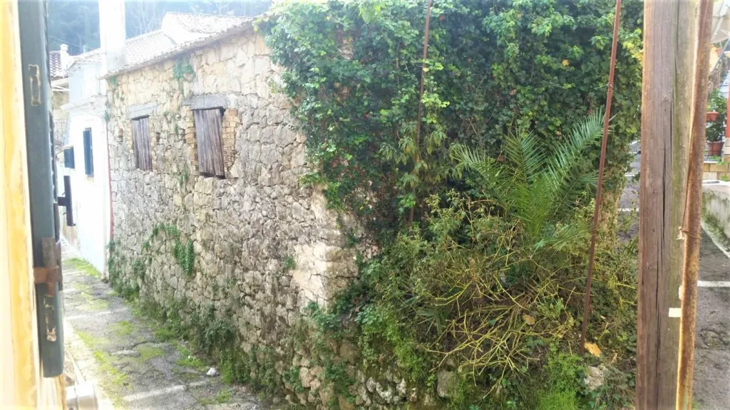 Jardin - Maisonette in Sinarades, Corfu, Needs Renovation