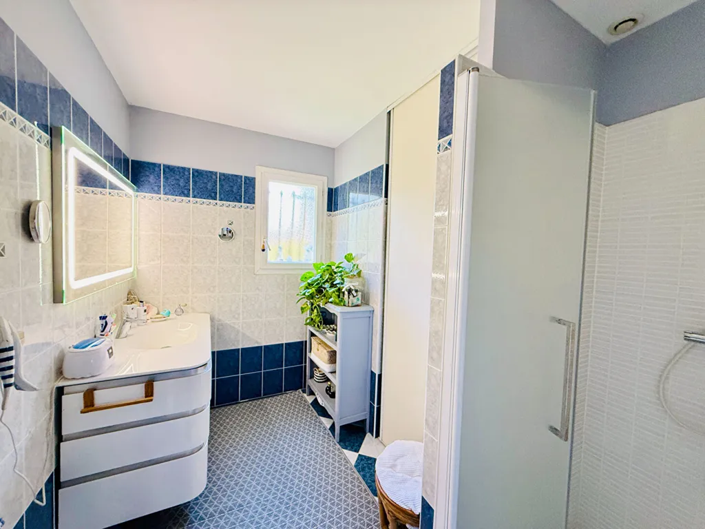 Vannitoad - Ground Floor House with Pool in Suburban Area