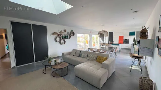 Séjour - Maison 6 pièces à Dions