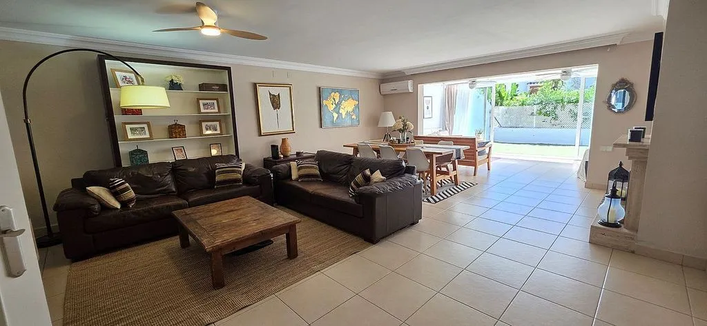 Elutuba - Semi-Detached House with Pool in Rocafort