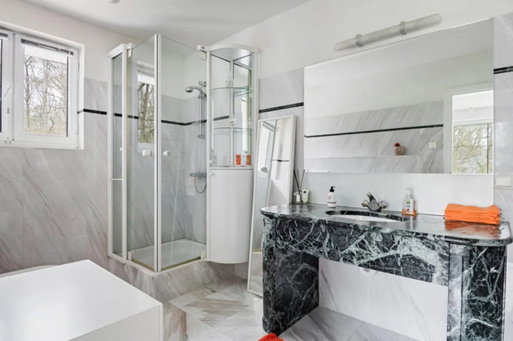 Salles de bain - Villa de Caractère avec Terrasse à Kapellen