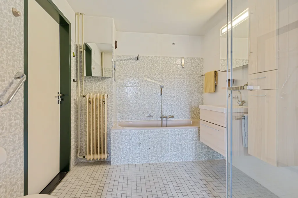 Salles de bain - Maison 6 pièces à Eindhoven