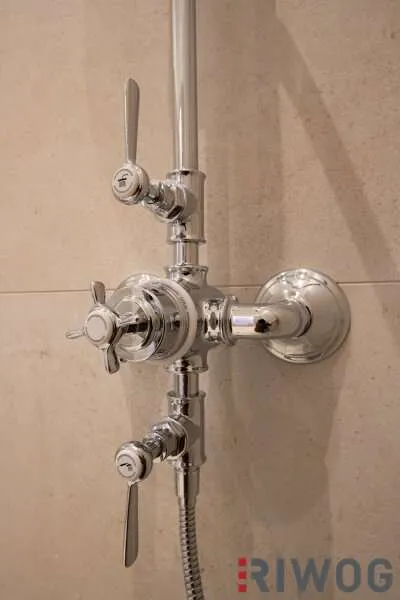 Salles de bain - Denkmalgeschütztes Apartment with Lift in Mödling