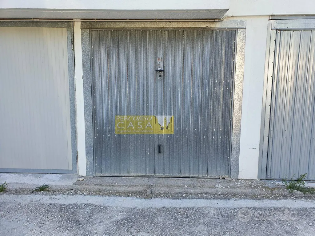 Extérieur - Garage with Access in Tortoreto Lido