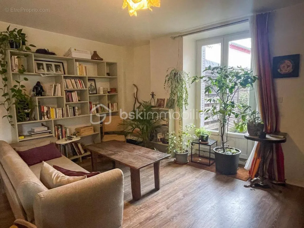 Séjour - Appartement avec terrasse sud au centre d'Aubenas