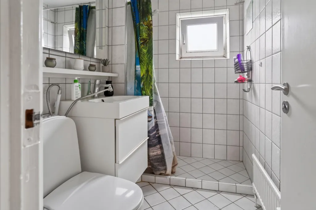 Vannitoad - 3-Room Apartment with Garden View in Blåbærhaven