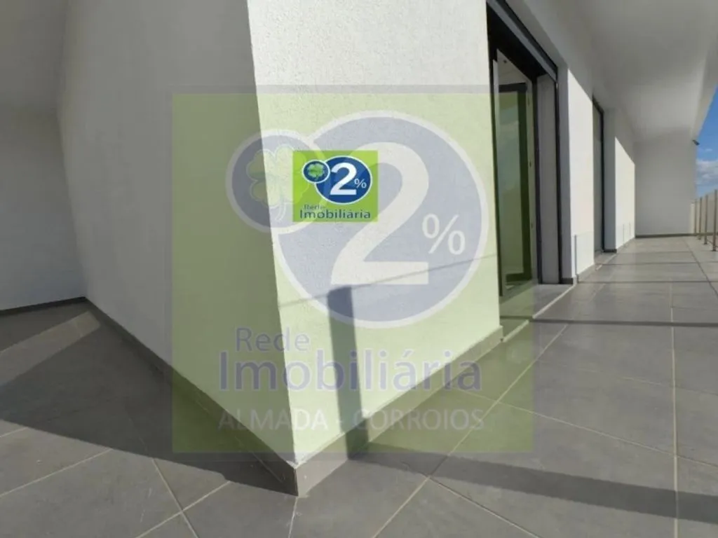 Rõdu - Luxury House with Pool in Charneca de Caparica