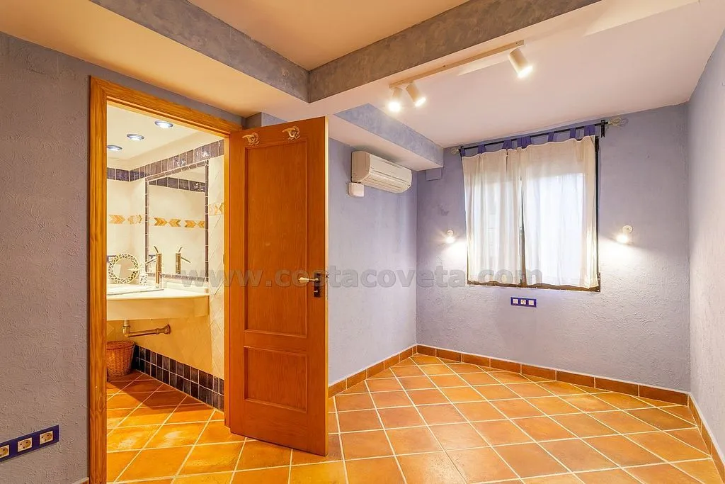 Vannitoad - Chalet with Pool and Terrace in Calle D'osca