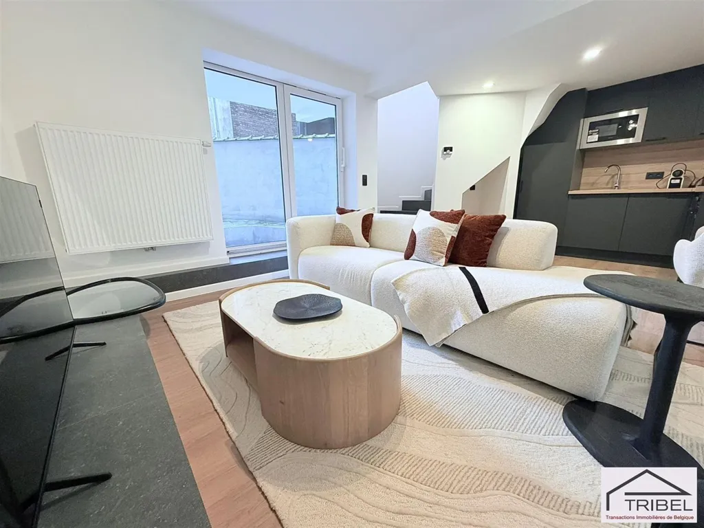 Séjour - Duplex Rénové avec Terrasse à Schaerbeek