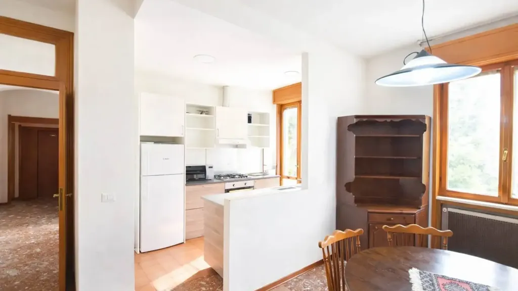 Salle à manger - Spacious Apartment with Balcony in Piacenza