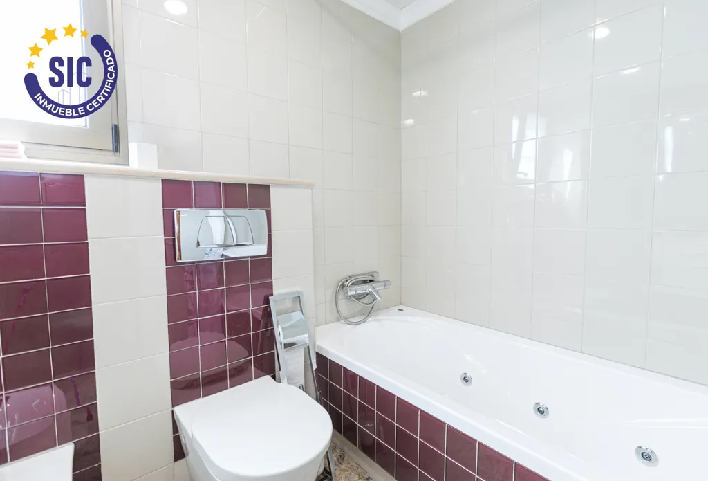 Salles de bain - Independent House with Pool in Gandia
