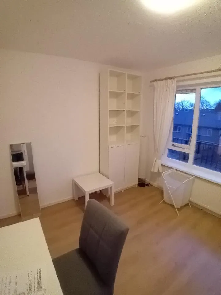 Séjour - Student Room with Shared Amenities in Hilversum
