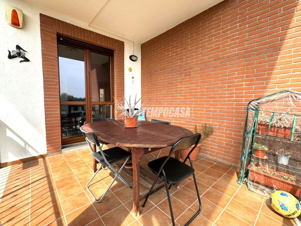 Terrass - Modern Apartment with Triple Aspect View in Givoletto