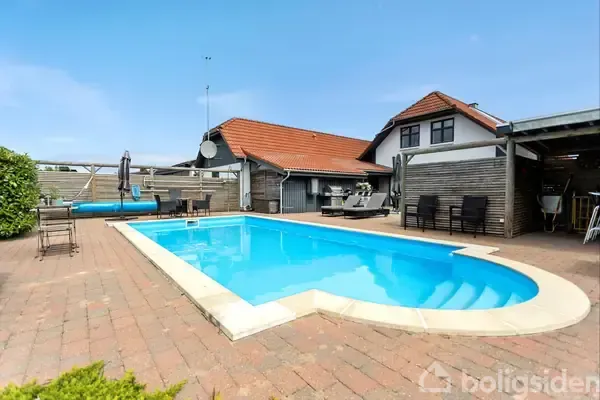 pool_area