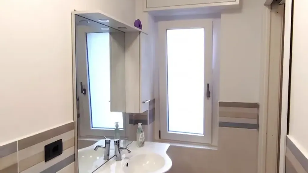 Salles de bain - Rented Flat with Balcony in Settimo Torinese