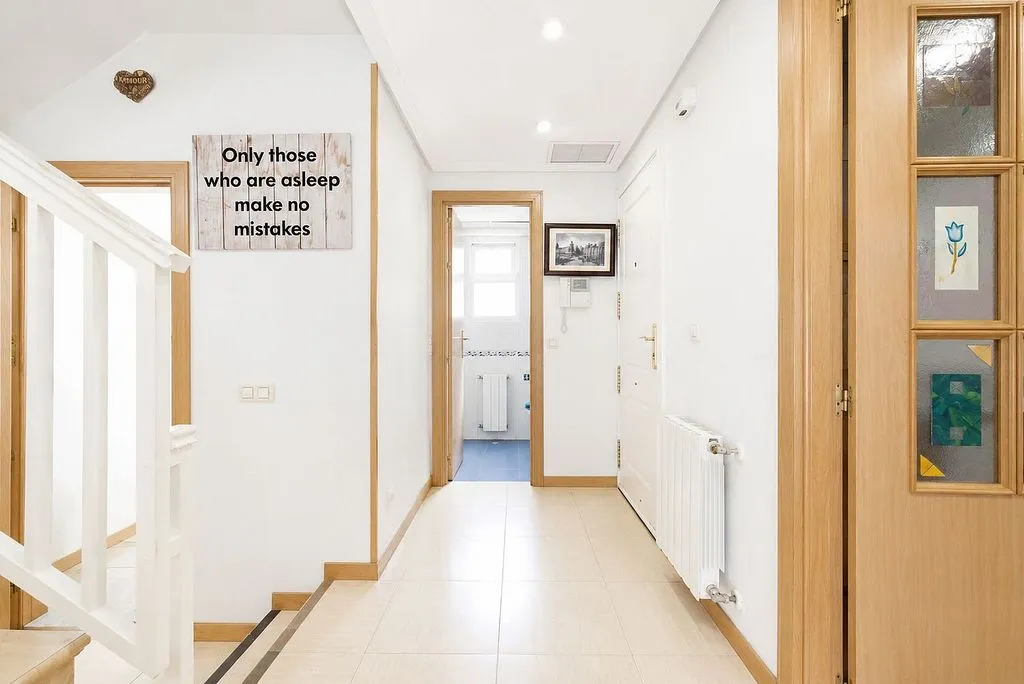 Esik - Terraced House with Pool in Rivas Centre