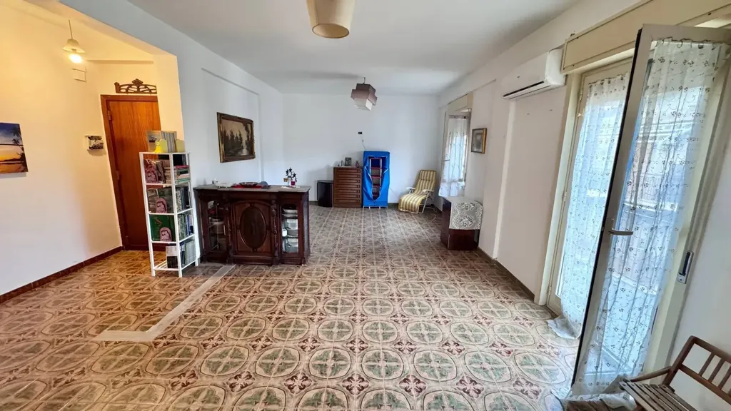 Esik - 3-Bedroom Apartment with Balcony in Palermo