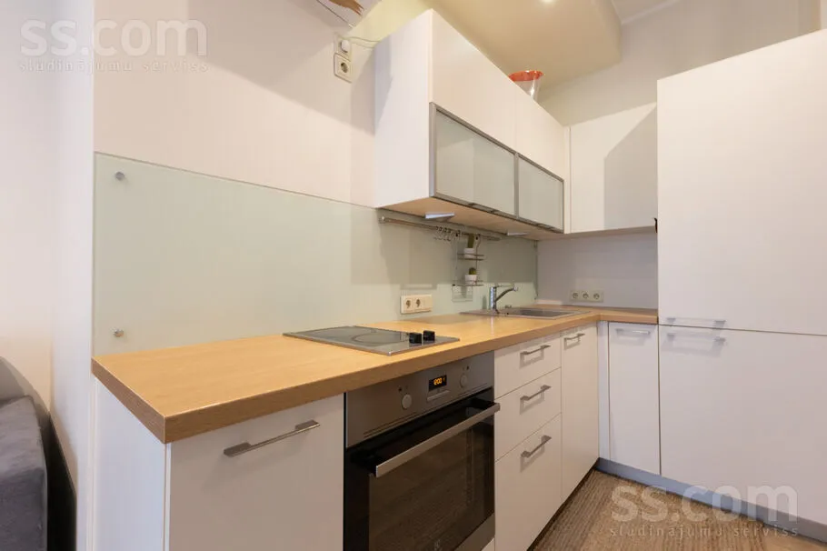 Cuisine - Sunny Two-Bedroom Flat in Green Imanta