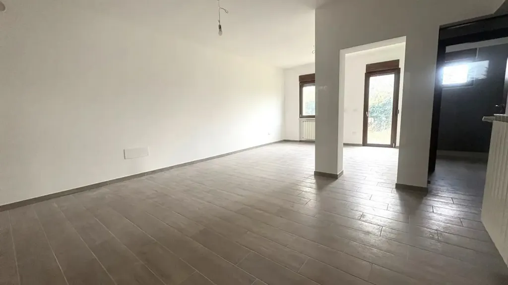 Elutuba - Rear-Attached Villa with Balcony in L'Aquila