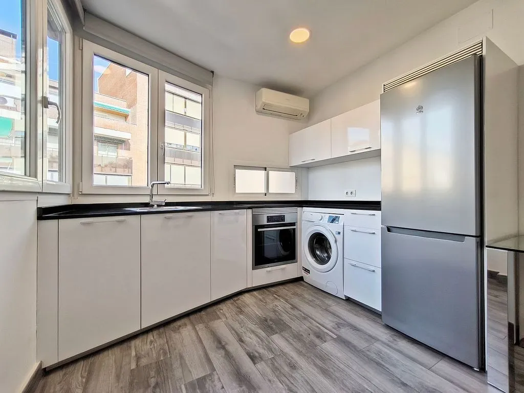 Kitchen - Modernised Flat with East View in Chamartín